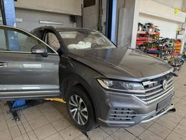Volkswagen Touareg for parts. Prekiaujame renault volvo dacia bmw automobilių dal