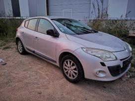 Renault Megane по частям. Automobilis ardomas dalimis запасные части автомобил