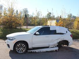 BMW X5 dalimis. F15 3 5i sdrive 2014m ardomas dalimis spalva alpinweiss