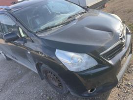 Toyota Verso dalimis