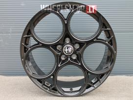 Alfa Romeo EU-I5660 Black, lengvojo lydinio, R18