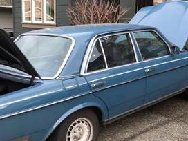 Mercedes-Benz W123 for parts. Parduodu mb w123 įvairias dalis sparnai durų skardos