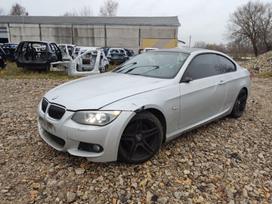BMW 318 по частям. Ardyme turime keletą tokio modelio automobilių skirti