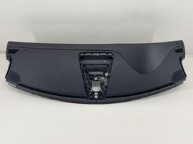Porsche Panamera по частям. Netvarkyta panele yra visi airbagai ir diržai