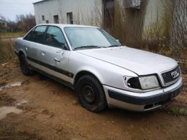 Audi 100 rezerves daļās. Automobilis ardomas dalimis запасные части авто