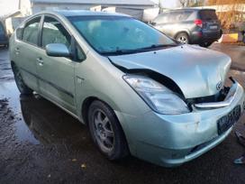 Toyota Prius dalimis. Automobilis ardomas dalimis запасные части автомобиля