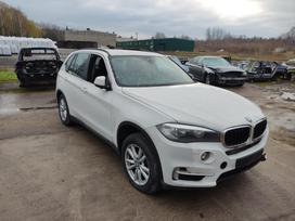 BMW X5 dalimis. Ardyme turime keletą tokio modelio automobilių skirtingų