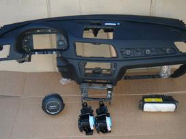 Audi Q3 for parts. saugos pagalvių komplektas dalys yra originalios