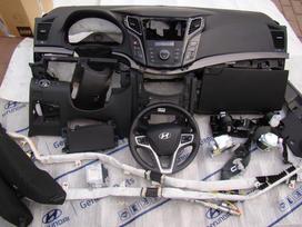 Hyundai i30 for parts. saugos pagalvių komplektas dalys yra originalios