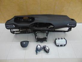 Peugeot 5008 for parts. saugos pagalvių komplektas dalys yra originalios