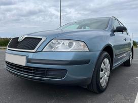 Skoda Octavia по частям. Variklio kodas bkd pavarų dėžės kodas hql spalvos