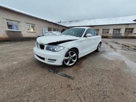BMW 120 Spalvos kodas 300 variklio kodas n47d20c taip pat yra daugiau