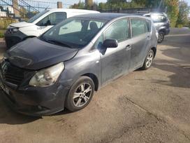Toyota Verso dalimis