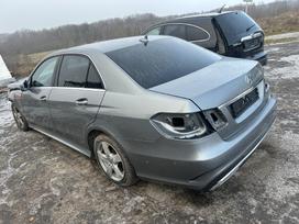 Mercedes-Benz E220 Dalis pristatome