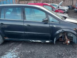 Opel Zafira dalimis
