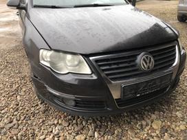 Volkswagen Passat dalimis. Distronikas