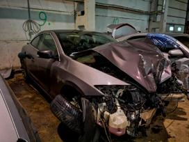 Renault Laguna по частям. Automobilis ardomas dalimis запасные части автомобил