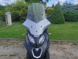 Piaggio MP3, scooters / mopeds