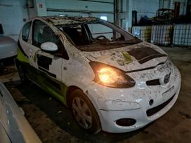 Toyota Aygo по частям. Automobilis ardomas dalimis запасные части автомобил