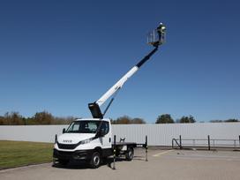 Iveco Versalift V200, automobiliniai bokšteliai