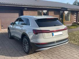 Audi e-tron, 95 kWh, off-road / crossover