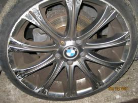 BMW 120 dalimis. R19 lieti ratai