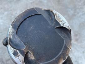 BMW 750, 7852246 N63B44C, variklio detalės