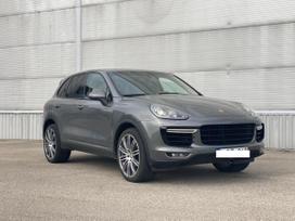 Porsche Cayenne, Седан