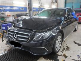 Mercedes-Benz E200