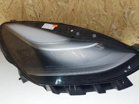 Tesla Model 3 Cen22930