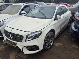 Mercedes-Benz GLA200 по частям