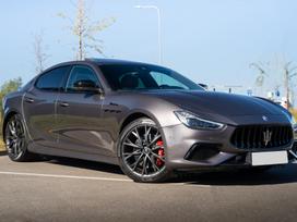 Maserati Ghibli, 3.0 l., Седан