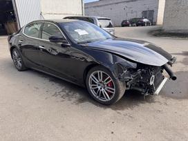 Maserati Ghibli dalimis. Dalimis