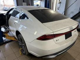 Audi A7 for parts. Variklio kodas dlza pavarų dėžės kodas ulj spalv