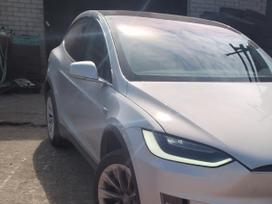 Tesla Model X по частям