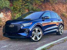 Audi Q4 e-tron Galiniai varomi ratai durys