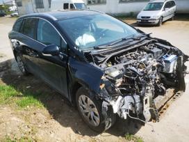 Toyota Avensis for parts. Automobilis ardomas dalimis запасные части автомобил