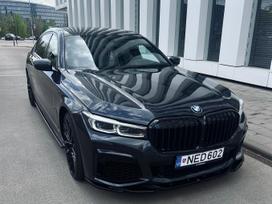 BMW 740, Седан