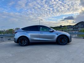 Tesla Model Y, 75 kWh, visureigis / krosoveris