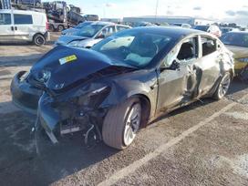 Tesla Model 3 rezerves daļās