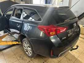 Toyota Auris dalimis