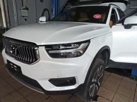 Volvo XC40 по частям