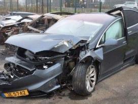 Tesla Model X, 100D, for parts. Tesla model x 100d dalys baterija tvarkinga intel ko