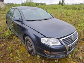 Volkswagen Passat for parts. Automobilis ardomas dalimis запасные части автомобил