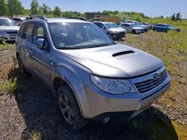 Subaru Forester dalimis. Automobilis ardomas dalimis запасные части автомобиля