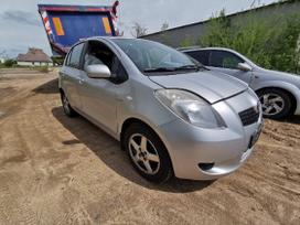 Toyota Yaris по частям. Automobilis ardomas dalimis запасные части автомобил