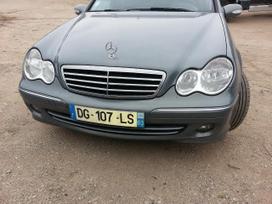Mercedes-Benz C200 Variklio kodas 646 963 dėžės kodas 716 606 europa visas tvark