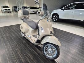 Piaggio Vespa 278cc, scooters / mopeds