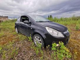 Opel Corsa for parts. Automobilis ardomas dalimis запасные части автомобил