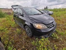 Volkswagen Golf Plus rezerves daļās. Automobilis ardomas dalimis запасные части авто